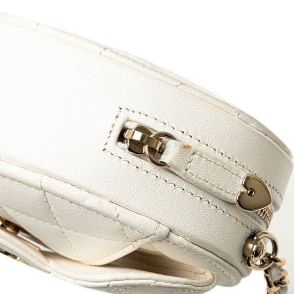 Pre-owned Chanel Mini Lambskin CC in Love Heart Crossbody White