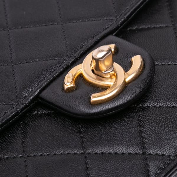 Pre-owned Chanel Small Lambskin Chic Pearls Flap Black