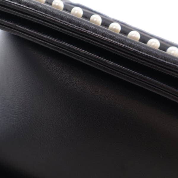 Pre-owned Chanel Old Medium Quilted Tweed and Calfskin Pearl Boy Flap Black