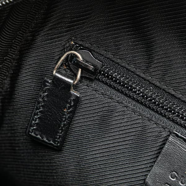 Pre-owned Gucci GG Canvas Crossbody Black