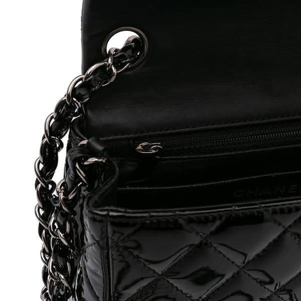 Pre-owned Chanel Mini Square Classic Patent Single Flap Black