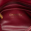 Miniatyrbild 5 av 10: Pre-owned Chanel Mini Square Lambskin Coco Heart Chain Flap Red