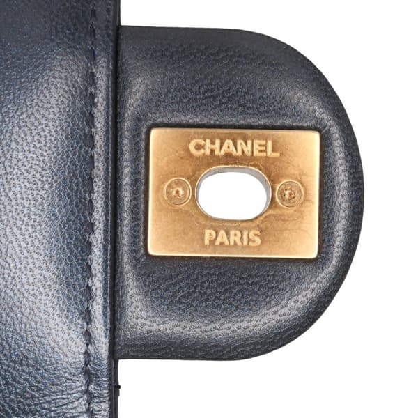 Pre-owned Chanel Small Lambskin Chic Pearls Flap Blue