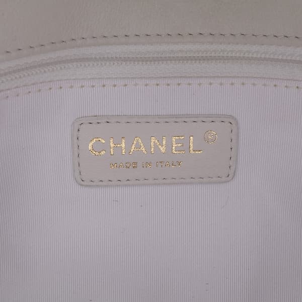 Pre-owned Chanel Medium Stitched Calfskin Covered CC Flap White