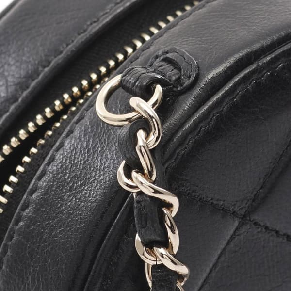 Pre-owned Chanel CC Quilted Calfskin Round Clutch with Chain Black