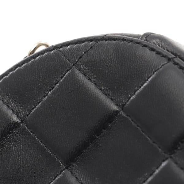 Pre-owned Chanel CC Quilted Calfskin Round Clutch with Chain Black