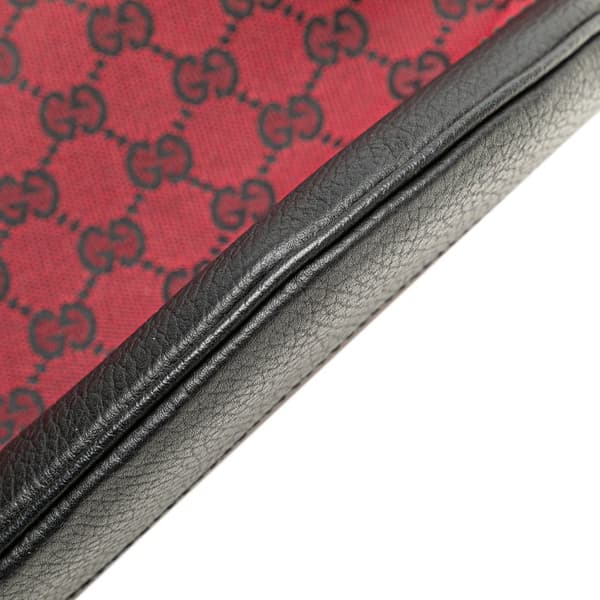 Pre-owned Gucci GG Canvas Crossbody Red