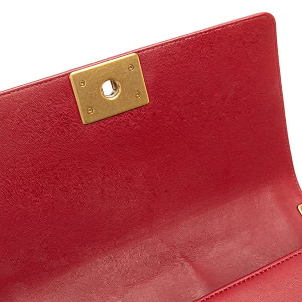 Pre-owned Chanel Old Medium Quilted Lambskin Boy Flap Red