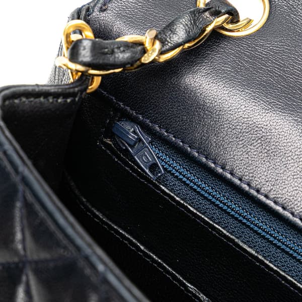 Pre-owned Chanel CC Quilted Lambskin Round Flap Blue