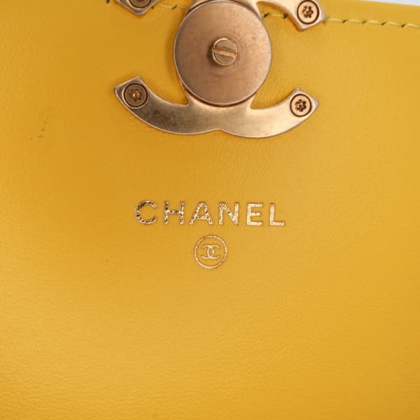 Pre-owned Chanel Quilted Lambskin Candy Chain Clutch with Chain Yellow