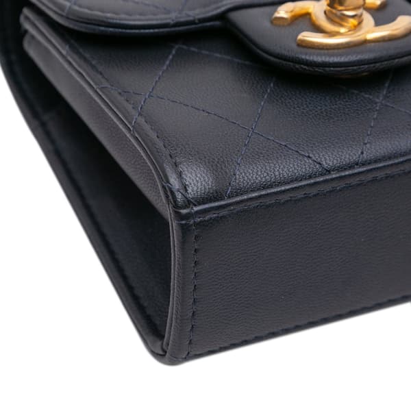 Pre-owned Chanel Mini Goatskin Chic Pearls Clutch On Chain Blue