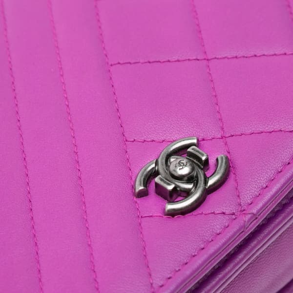Pre-owned Chanel Lambskin Coco Boy Wallet On Chain Purple