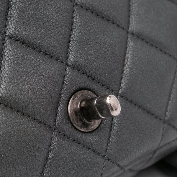 Pre-owned Chanel Small Iridescent Calfskin CC Eyelet Flap Gray