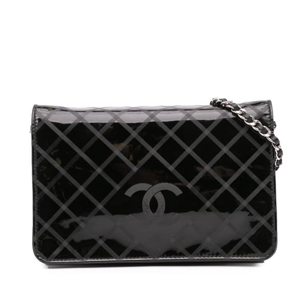 Pre-owned Chanel CC Patent Diamond Wallet On Chain Black
