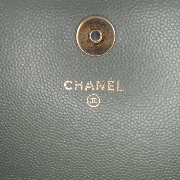 Pre-owned Chanel Quilted Caviar Square Wallet on Chain Green