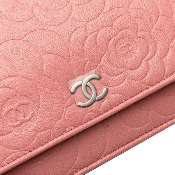 Pre-owned Chanel Embossed Lambskin Camellia Wallet On Chain Pink