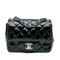 Miniatyrbillede 1 af 10: Pre-owned Chanel Mini Square Classic Patent Single Flap Black