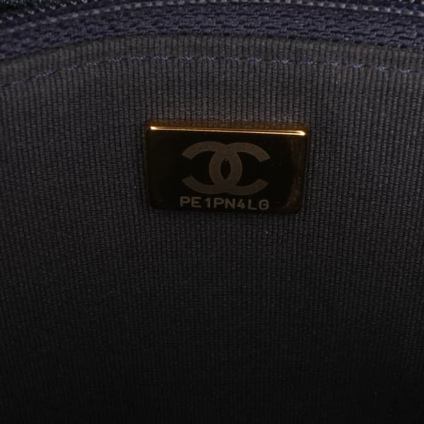 Pre-owned Chanel Denim Stitched 19 Flap Wallet On Chain Blue