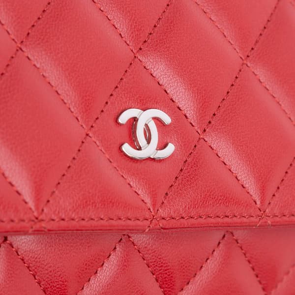Pre-owned Chanel CC Lambskin Wallet on Chain Red