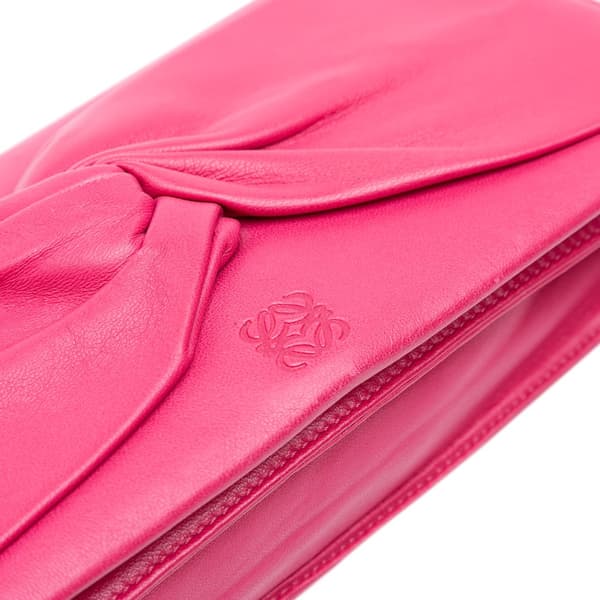 Pre-owned LOEWE Anagram Nappa Bow Tie Clutch with Chain Pink