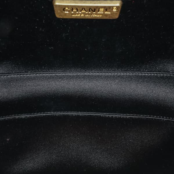 Pre-owned Chanel Quilted Lambskin Studded Chain Around Clutch with Chain Black