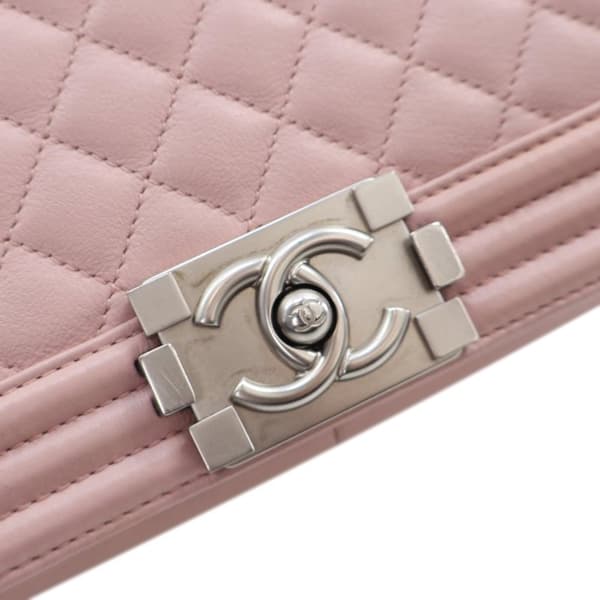 Pre-owned Chanel Medium Quilted Calfskin Boy Flap Pink