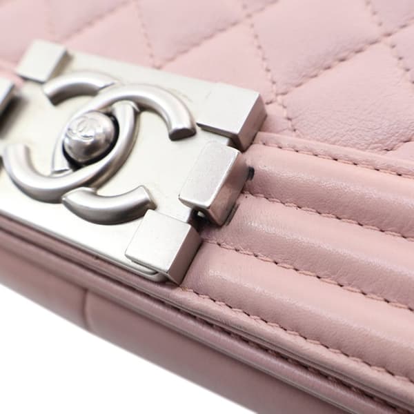 Pre-owned Chanel Medium Quilted Calfskin Boy Flap Pink