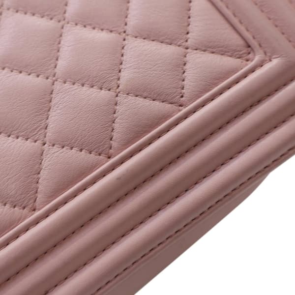 Pre-owned Chanel Medium Quilted Calfskin Boy Flap Pink