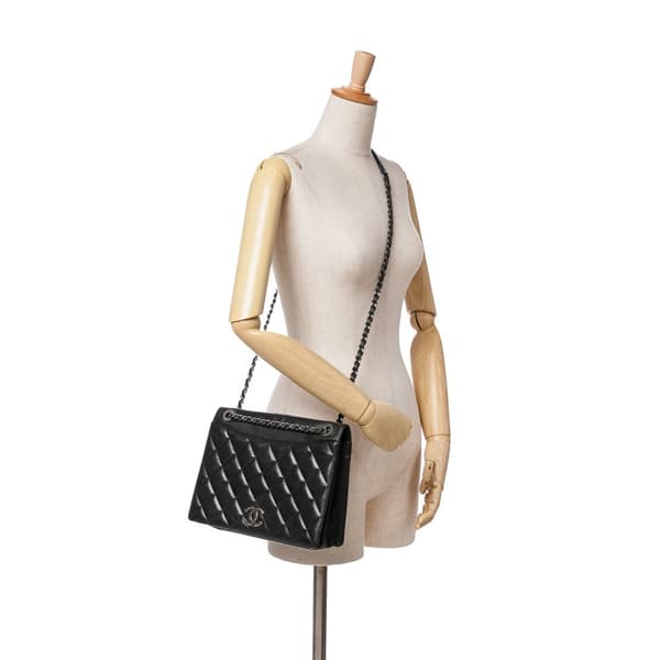 Pre-owned Chanel Medium Quilted Lambskin Ballerine Flap Black