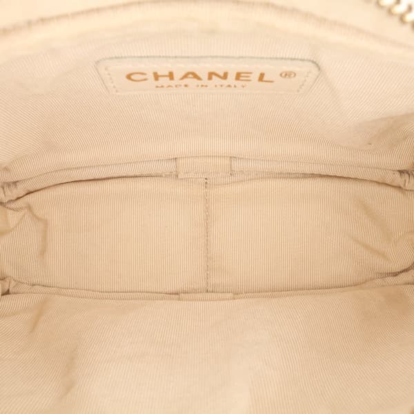 Pre-owned Chanel Small CC Flat Quilted Caviar Camera Bag White