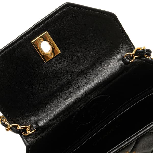 Pre-owned Chanel CC Quilted Lambskin Octagon Flap Black