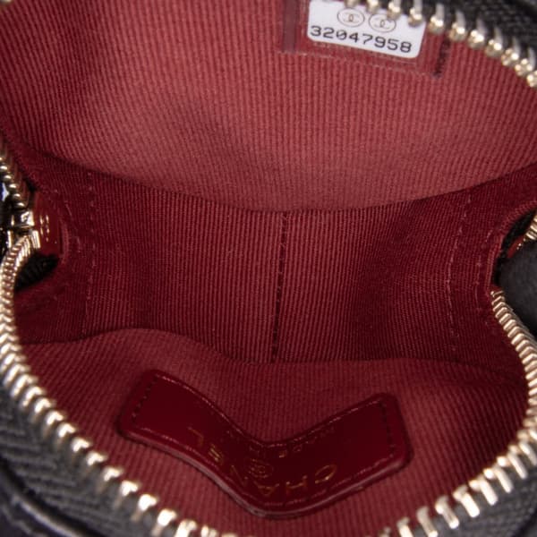 Pre-owned Chanel Lambskin CC in Love Heart Necklace Bag Black