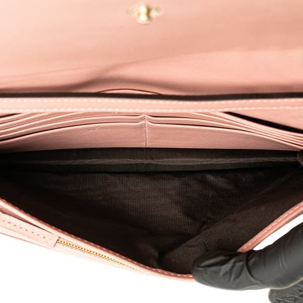Pre-owned Gucci Microguccissima Wallet on Strap Pink