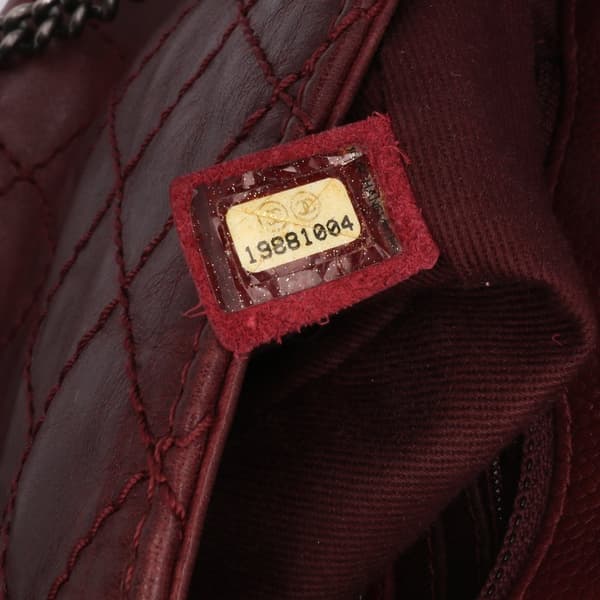 Pre-owned Chanel Medium Quilted Caviar and Aged Calfskin Bubble Graphic Messenger Bag Red