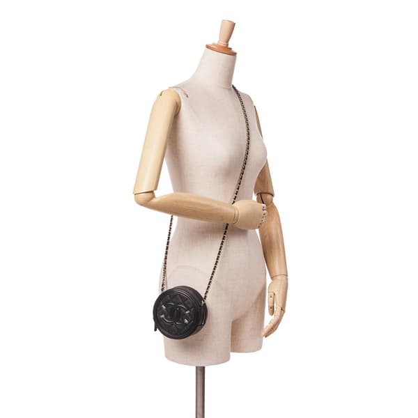 Pre-owned Chanel Caviar CC Filigree Round Crossbody Black