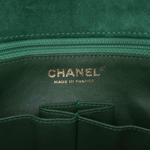 Pre-owned Chanel Small Suede and Lambskin Pagoda Flap Green