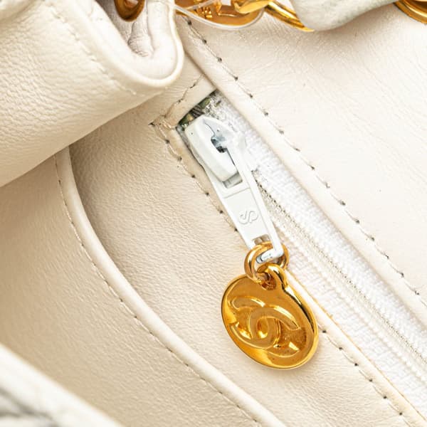 Pre-owned Chanel Small CC Quilted Lambskin Full Single Flap White