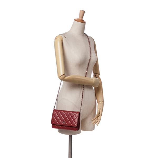 Pre-owned Chanel CC Quilted Lambskin Wallet on Chain Red