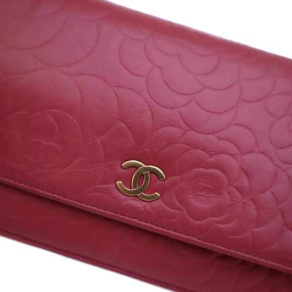 Pre-owned Chanel Embossed Lambskin Camellia Wallet On Chain Pink