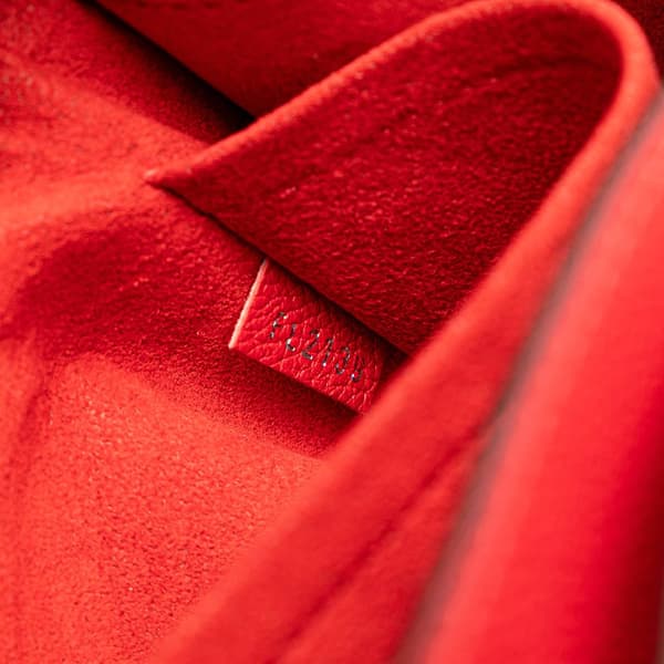 Pre-owned Louis Vuitton MyLockMe BB Red