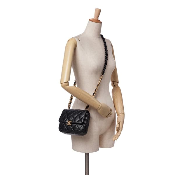 Pre-owned Chanel Mini Quilted Lambskin Lacquered Chain Flap Black
