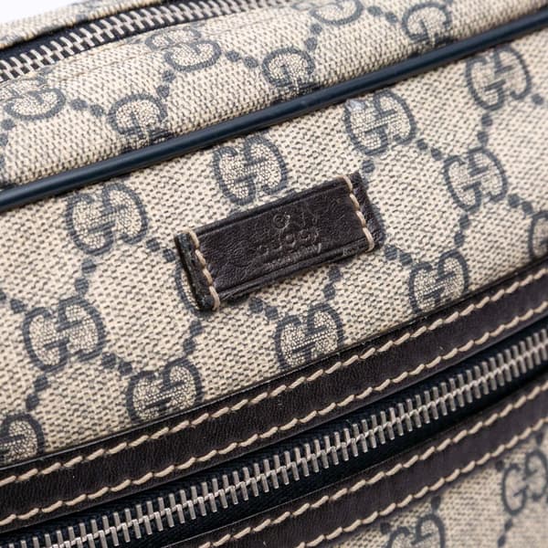 Pre-owned Gucci GG Supreme Crossbody Gray