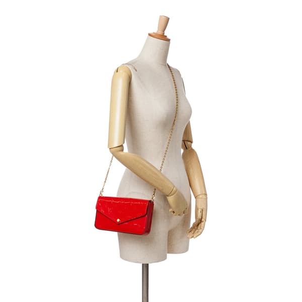 Pre-owned Louis Vuitton Monogram Vernis Pochette Felicie Red