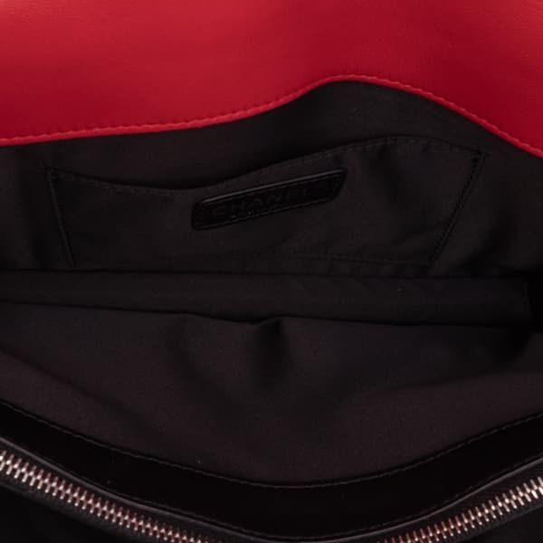 Pre-owned Chanel Medium Bicolor Quilted Lambskin Graphic Flap Red