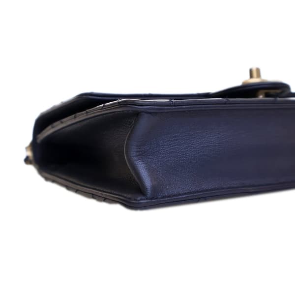 Pre-owned Chanel Medium Lambskin Chic Pearls Flap Blue
