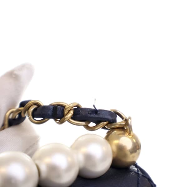 Pre-owned Chanel Medium Lambskin Chic Pearls Flap Blue