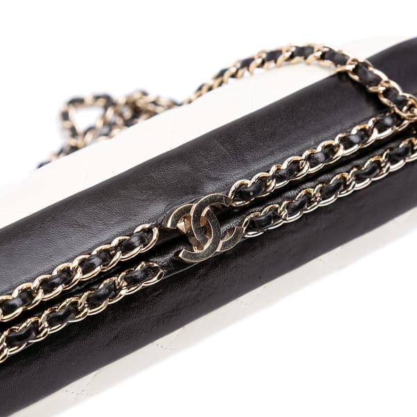 Pre-owned Chanel Bicolor Quilted Lambskin Chain Around Clutch White