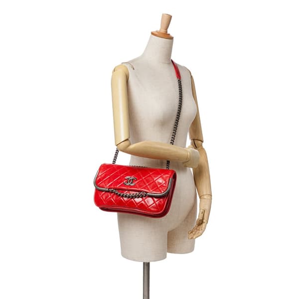 Pre-owned Chanel Aged Calfskin CC Chain Frame Flap Red