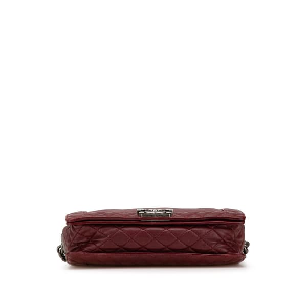 Pre-owned Chanel Medium Calfskin Boy Reverso Flap Red