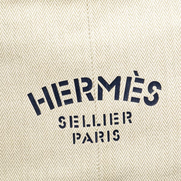 Pre-owned Hermès Toile Chevron Cavalier Sling Bag White